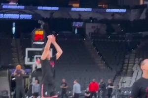 赛前手感不错！杨瀚森训练三分连中🎯5记